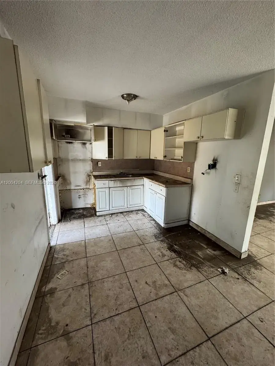 530 NW 31st Ave, Fort Lauderdale FL 33311