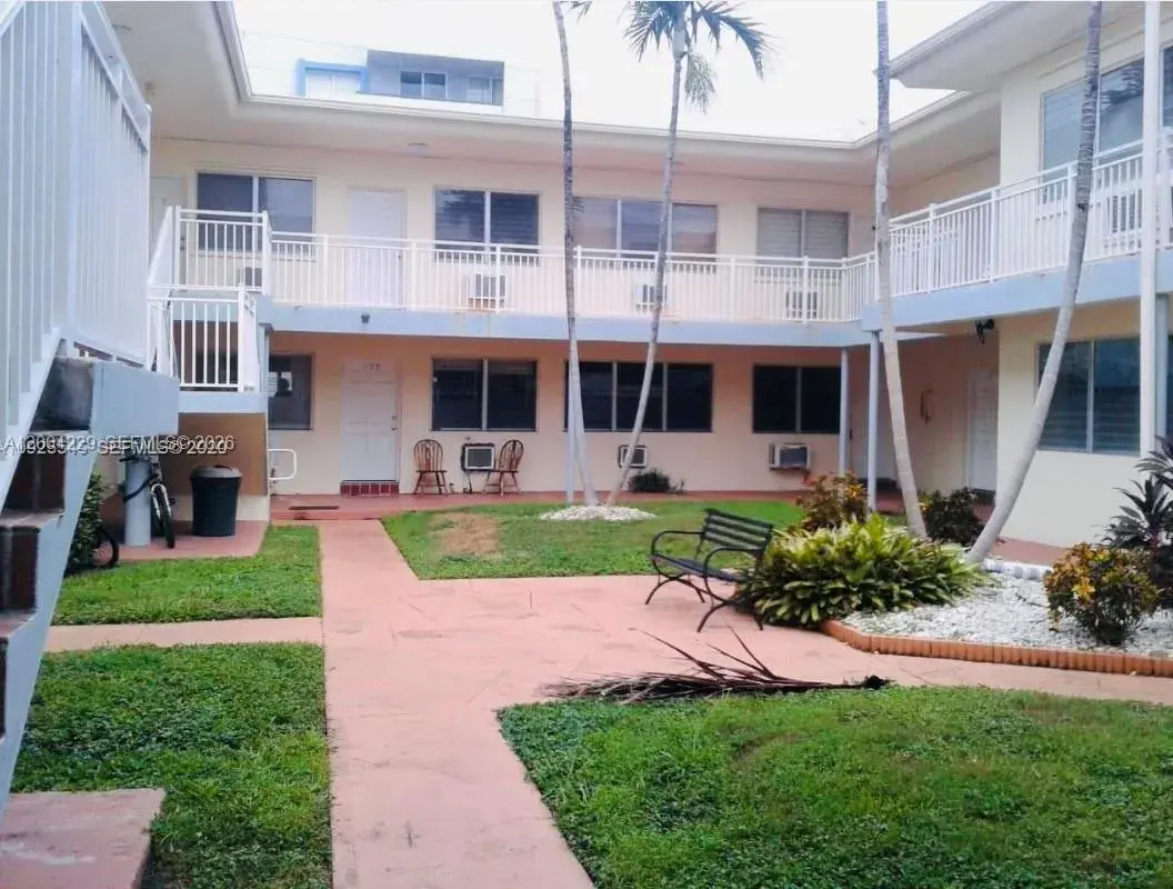 350 75th St # 109, Miami Beach FL 33141