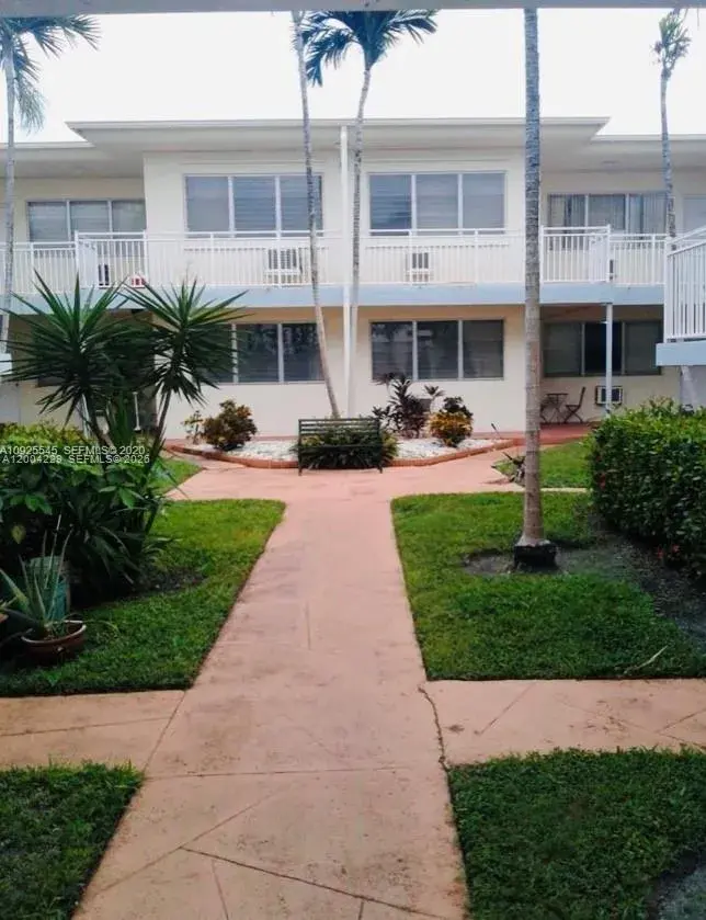 350 75th St # 109, Miami Beach FL 33141