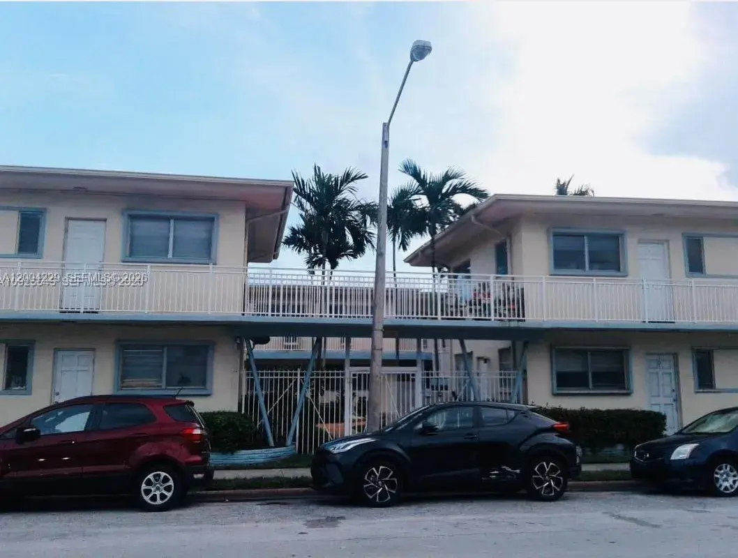 350 75th St # 109, Miami Beach FL 33141