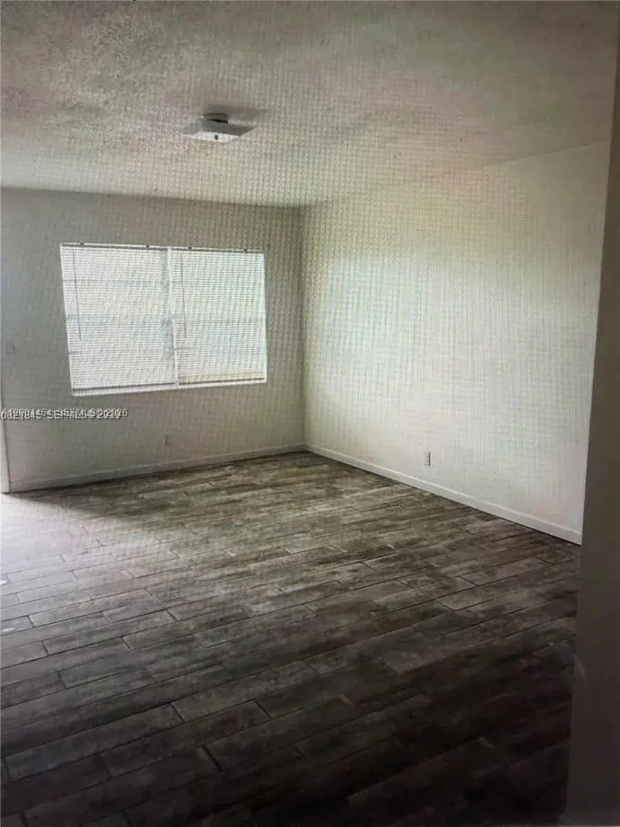 2415 Lincoln St # 305, Hollywood FL 33020