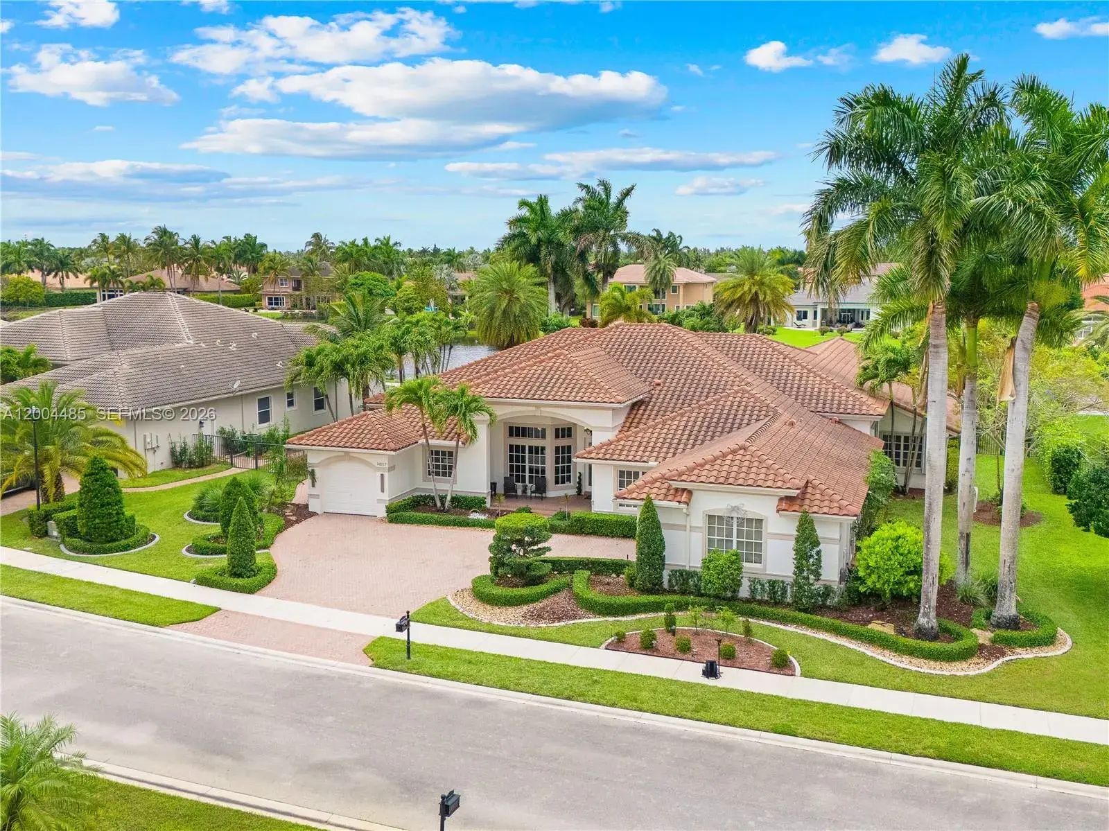 6 bedroom 5 bath Residential for sale at 14857 SW 38th St, Davie FL 33331