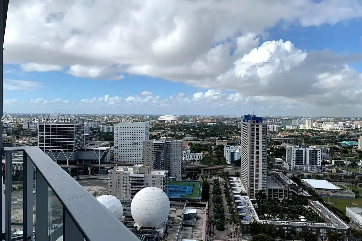 851 NE 1st Ave # 2700, Miami FL 33132