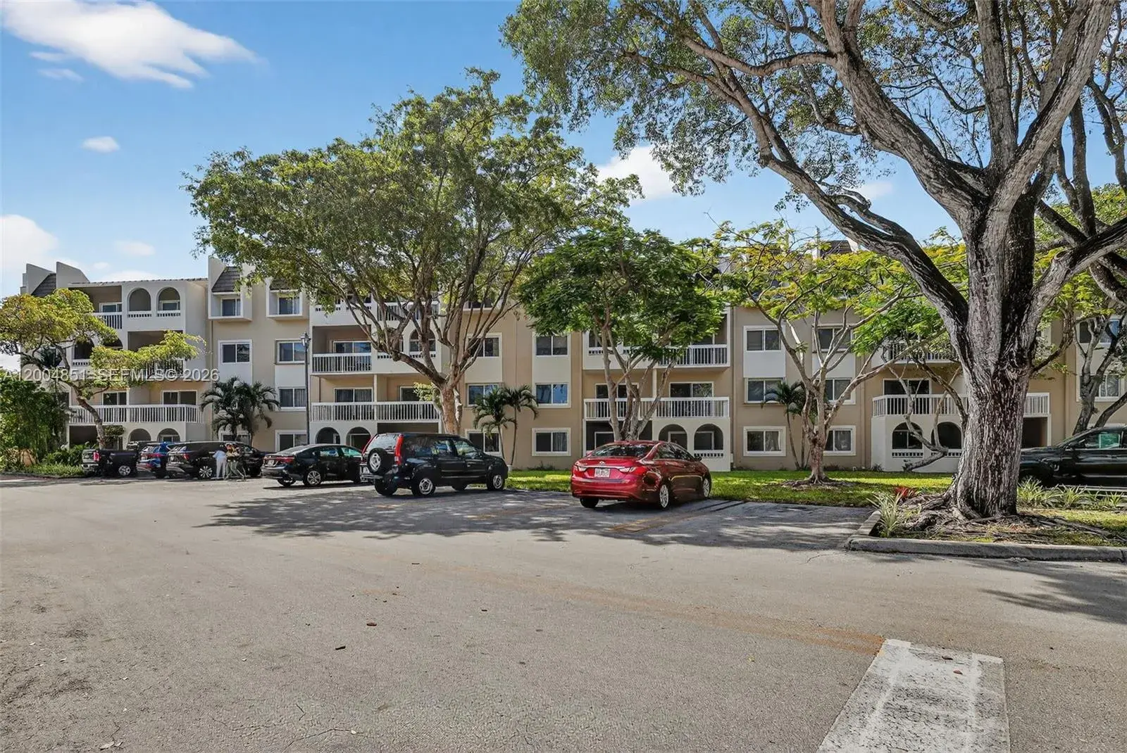 1 bedroom 1 bath Residential for sale at 8103 Camino Real # 407, Miami FL 33143