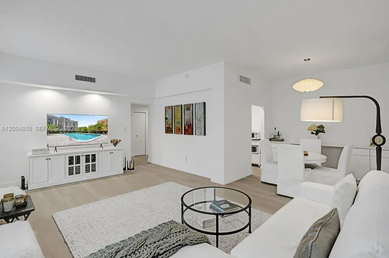 2 bedroom 2 bath for sale at 625 Biltmore Way # 103, Coral Gables FL 33134