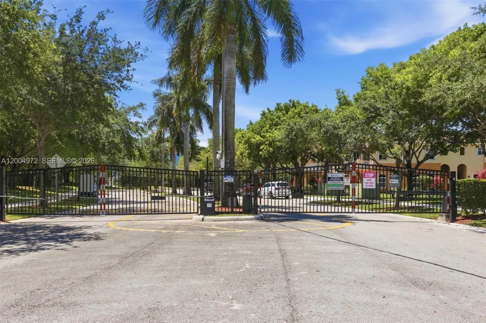 10012 NW 7th St # 209, Miami FL 33172