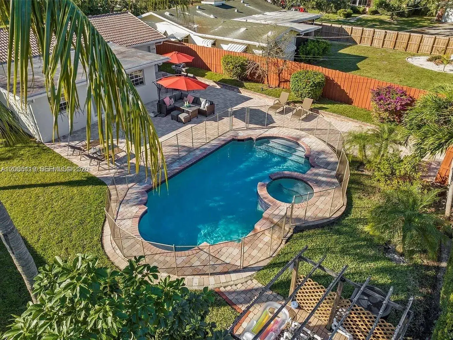 2 bedroom 2 bath Residential for sale at 2219 N 35th Ave, Hollywood FL 33021