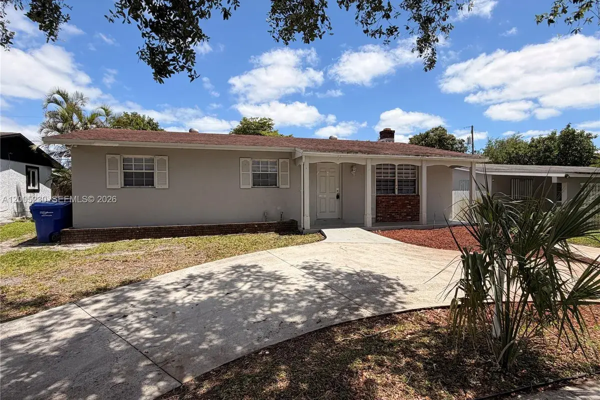 3011 N 74th Ave, Hollywood FL 33024
