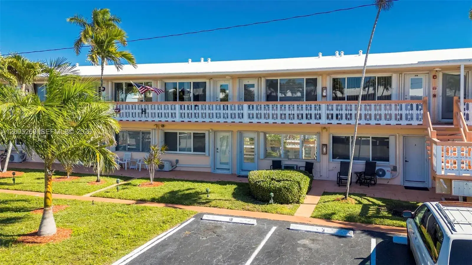 1 bedroom 1 bath Residential Lease for rent at 901 SW 11th Ave # 17H, Hallandale Beach FL 33009