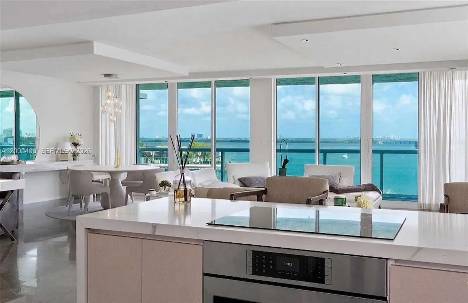 10 Venetian Way # 804, Miami Beach FL 33139