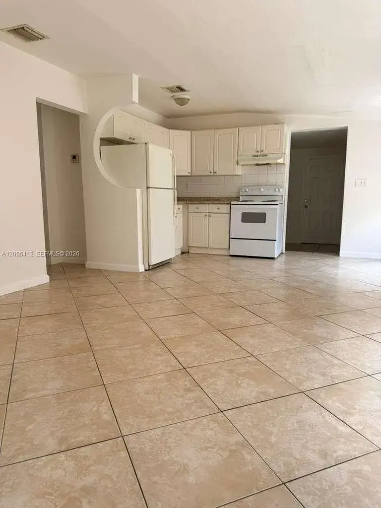 2 bedroom 1 bath Residential Lease for rent at 1942 Adams St # 1944, Hollywood FL 33020