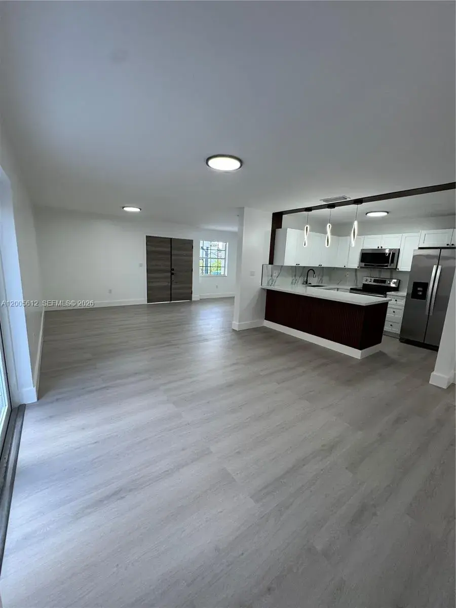 9855 SW 1st Ter, Miami FL 33174