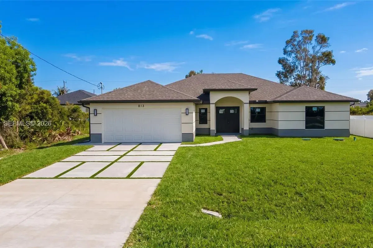 813 Bell Blvd S, Lehigh Acres FL 33974