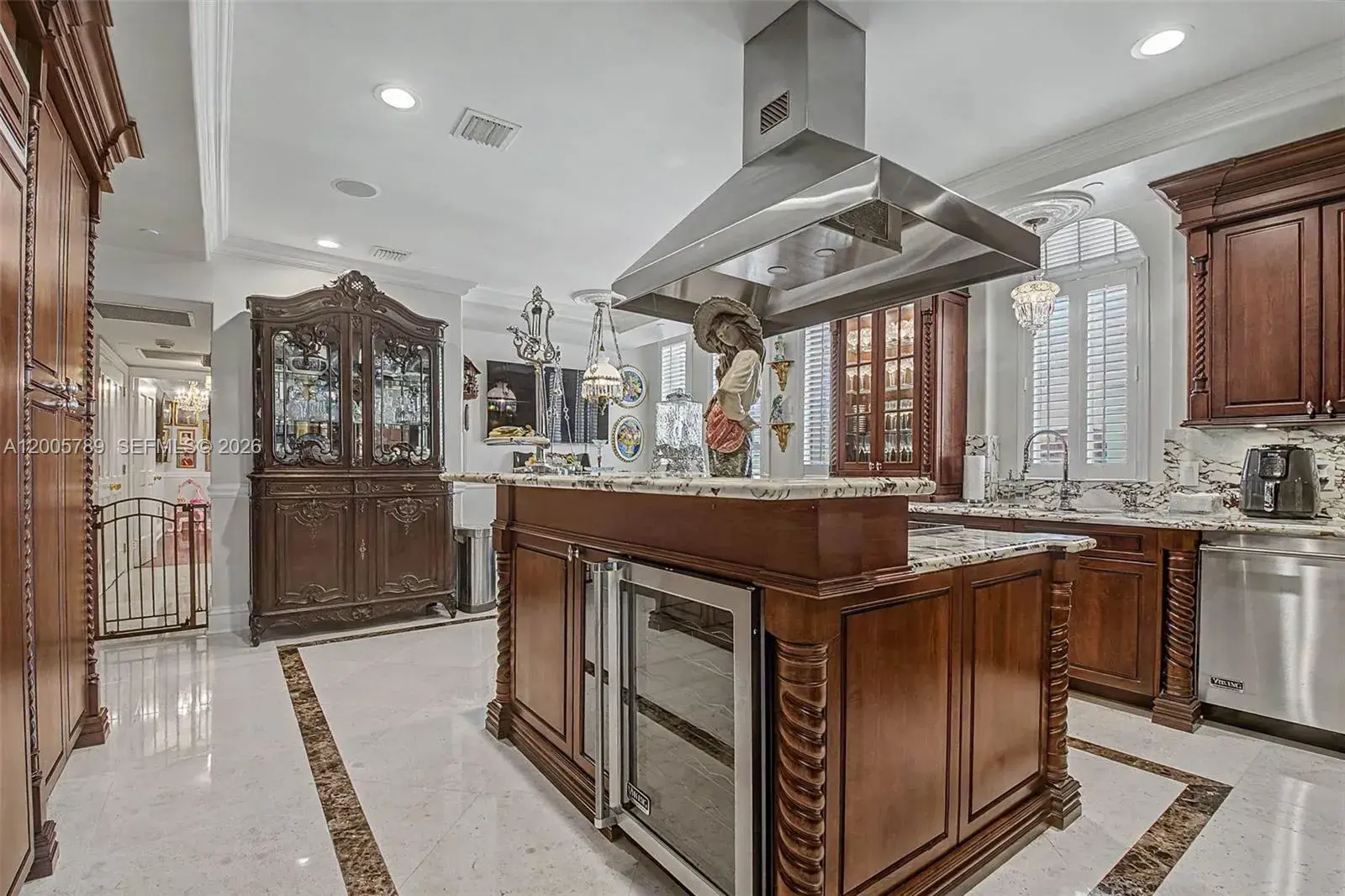 3 bedroom 3 bath for sale at 600 Coral Way # 5, Coral Gables FL 33134