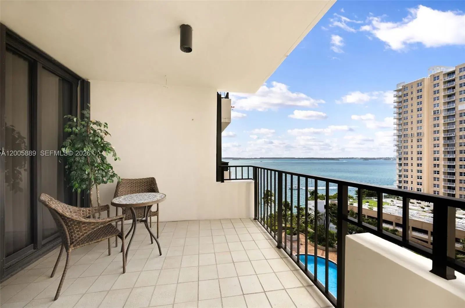 1 bedroom 1 bath Residential for sale at 520 Brickell Key Dr # A1001, Miami FL 33131