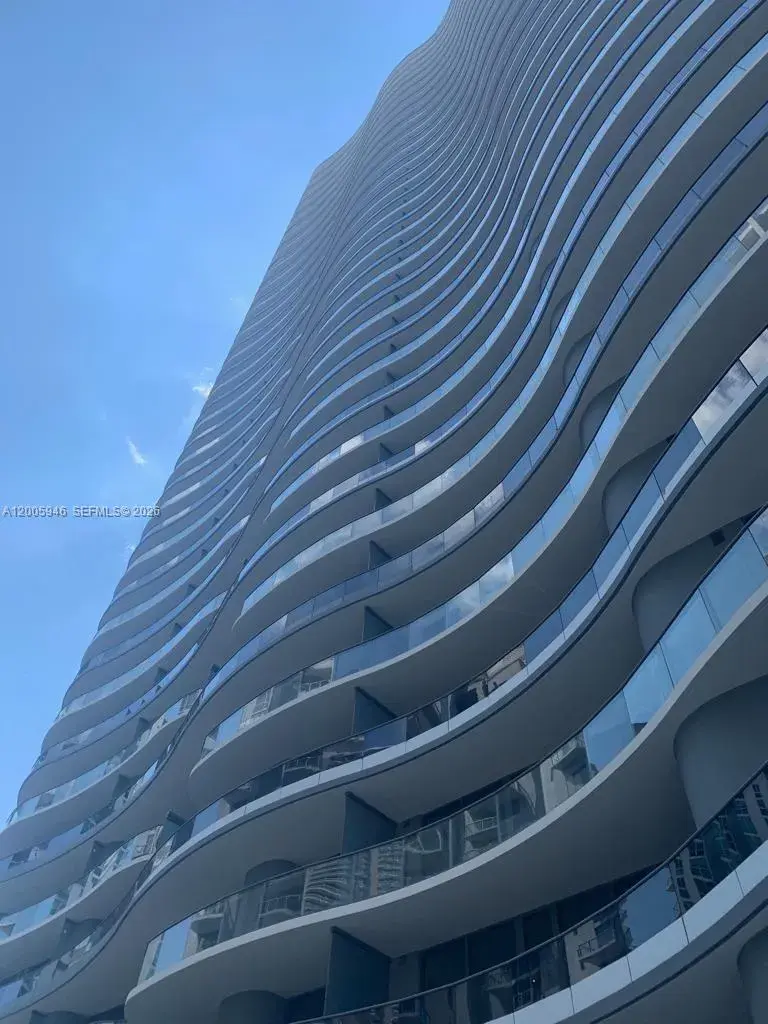 1000 Brickell Plz # 4907, Miami FL 33131