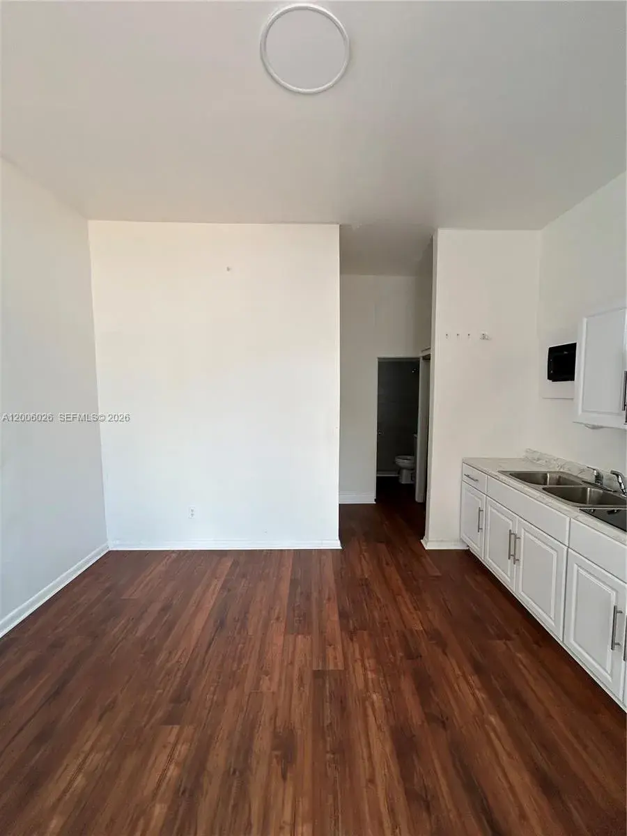 2516 Cleveland St # b, Hollywood FL 33020