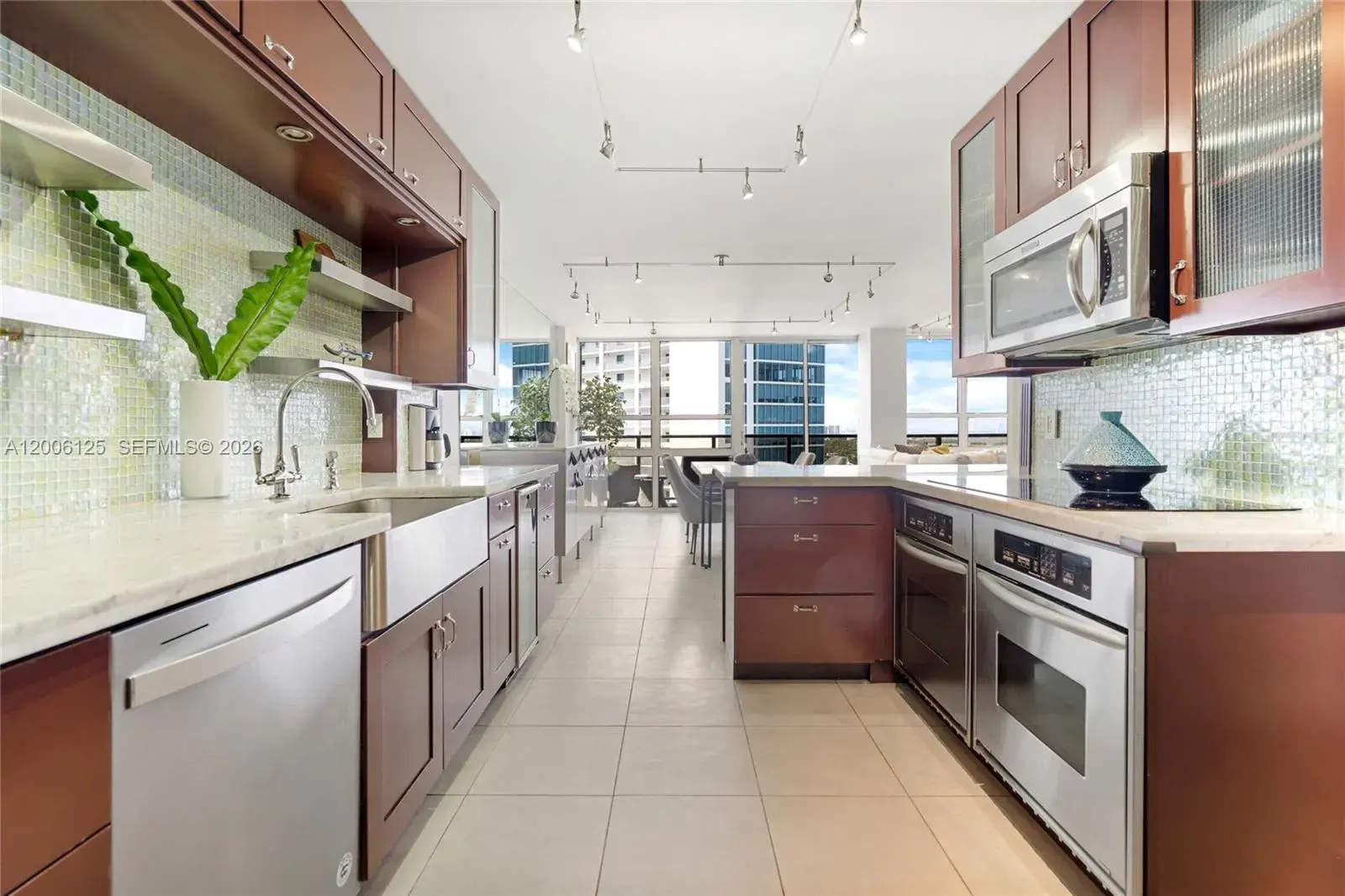 600 NE 36th St, Miami FL 33137