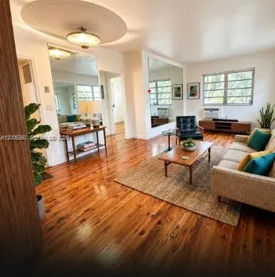 4740 Pine Tree Dr # 20, Miami Beach FL 33140