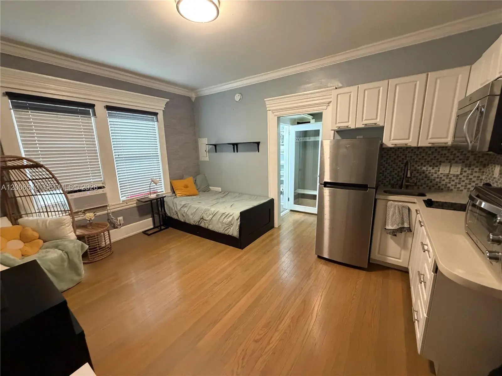 124 Mendoza Ave # 2A, Coral Gables FL 33134