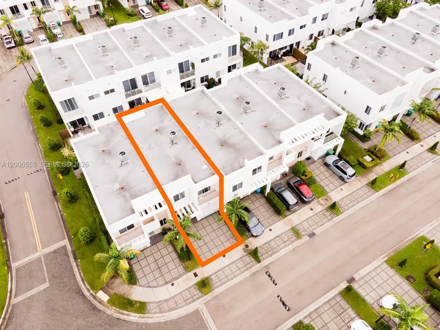 10279 NW 72nd St, Doral FL 33178