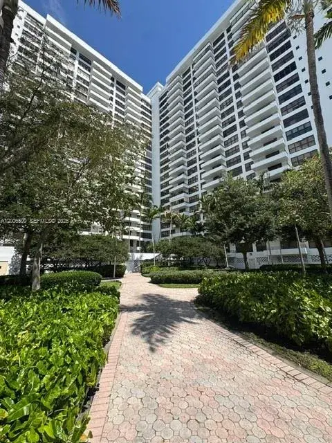 1 bedroom 1 bath Residential for sale at 2500 Parkview Dr, Hallandale Beach FL 33009