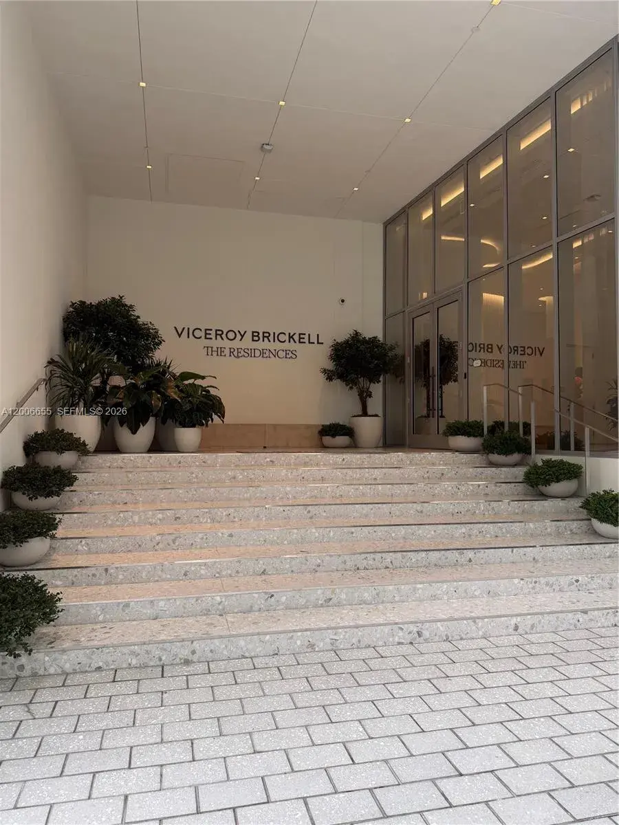 1 bath Residential Lease for rent at 77 SE 5 Street # 1904, Miami FL 33131