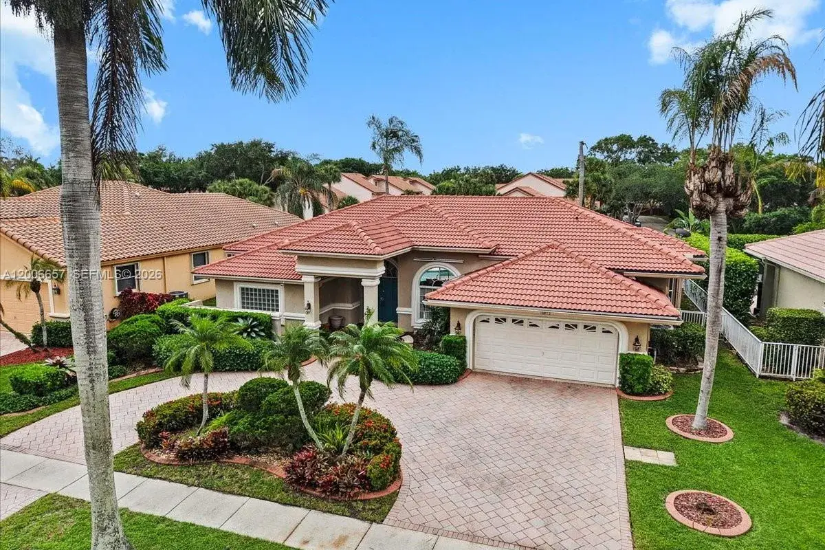 10912 NW 2nd St, Plantation FL 33324