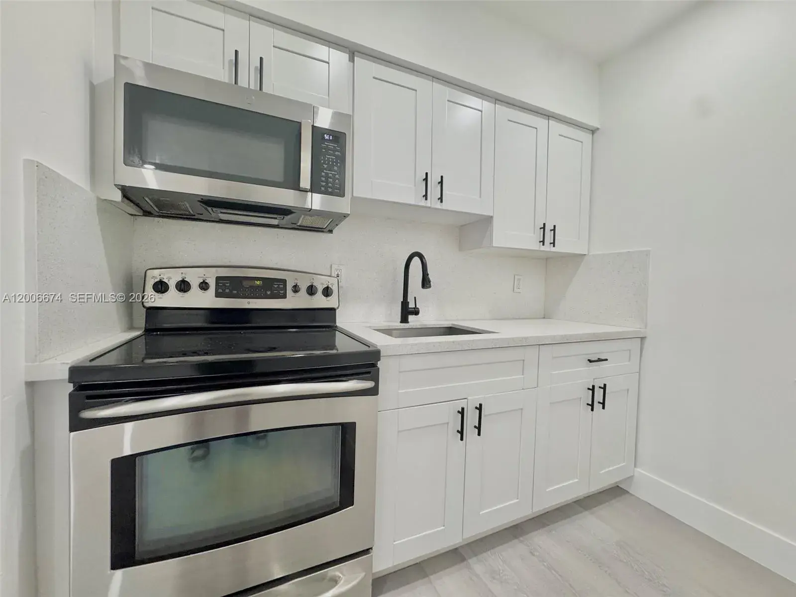 1 bedroom 1 bath Residential Lease for rent at 417 NW 2nd Ave # 000, Hallandale Beach FL 33009