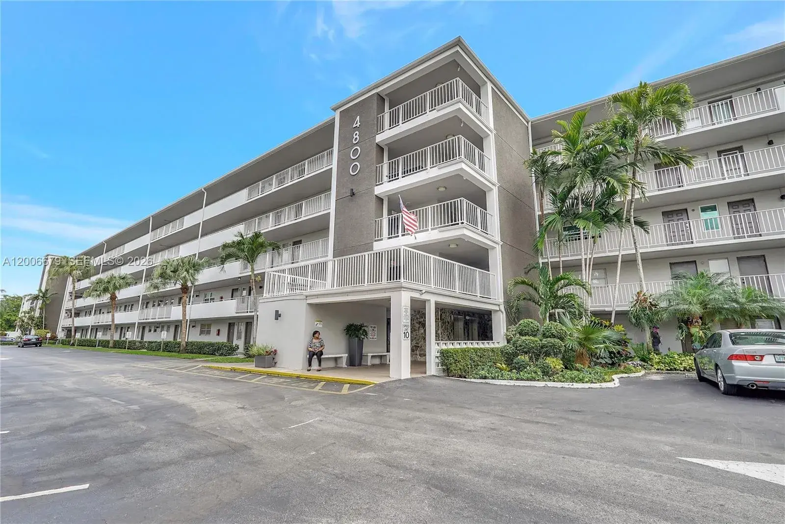 2 bedroom 2 bath Residential for sale at 4800 Hillcrest Ln # 207, Hollywood FL 33021