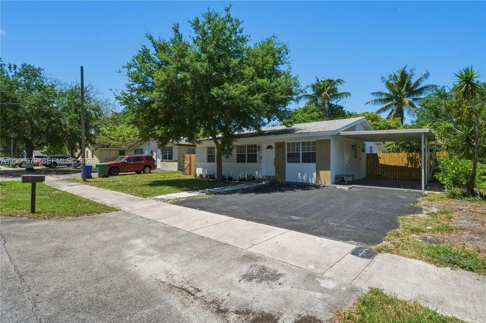 3 bedroom 2 bath Residential for sale at 1657 SW 44th Ave, Fort Lauderdale FL 33317