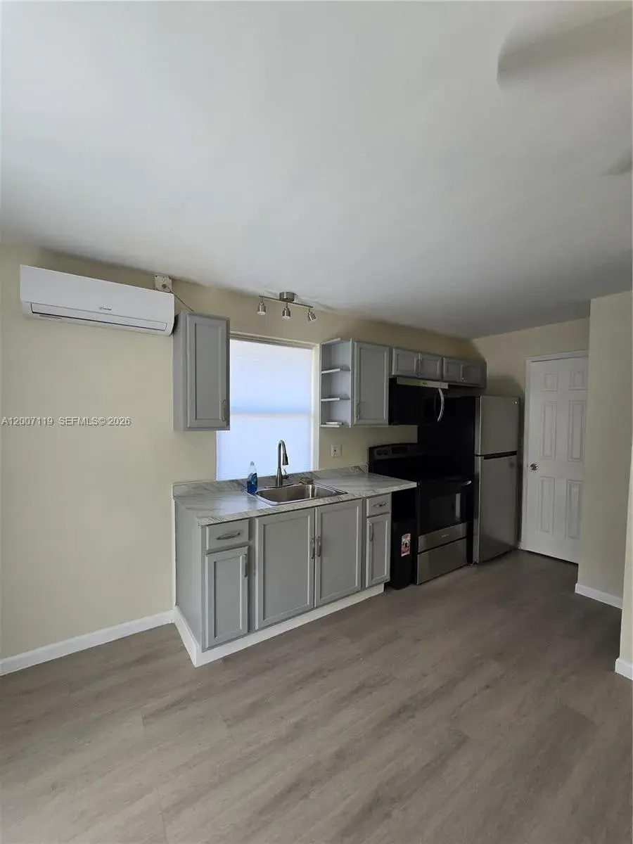 1 bedroom 1 bath Residential Lease for rent at 5936 Fillmore St # 3, Hollywood FL 33021