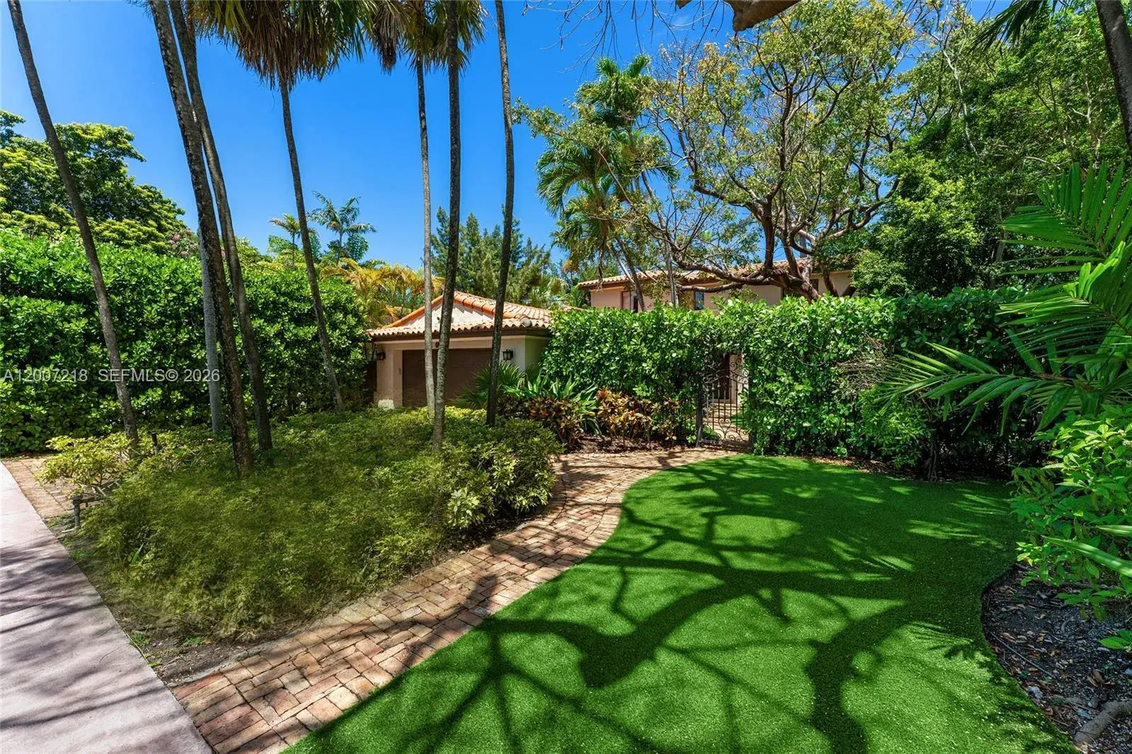 4 bedroom 3 bath for sale at 6121 La Gorce Dr, Miami Beach FL 33140