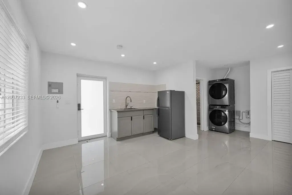 1 bath Residential Lease for rent at 570 NW 48th St # B, Miami FL 33127
