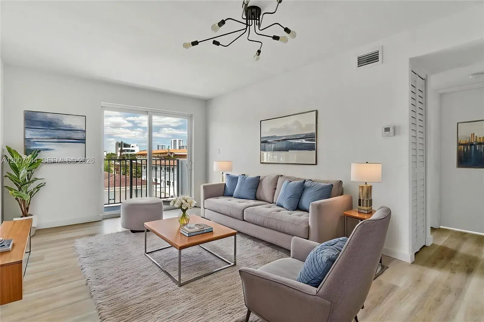 2 bedroom 1 bath Residential Lease for rent at 620 SW 10th St # 301, Miami FL 33130