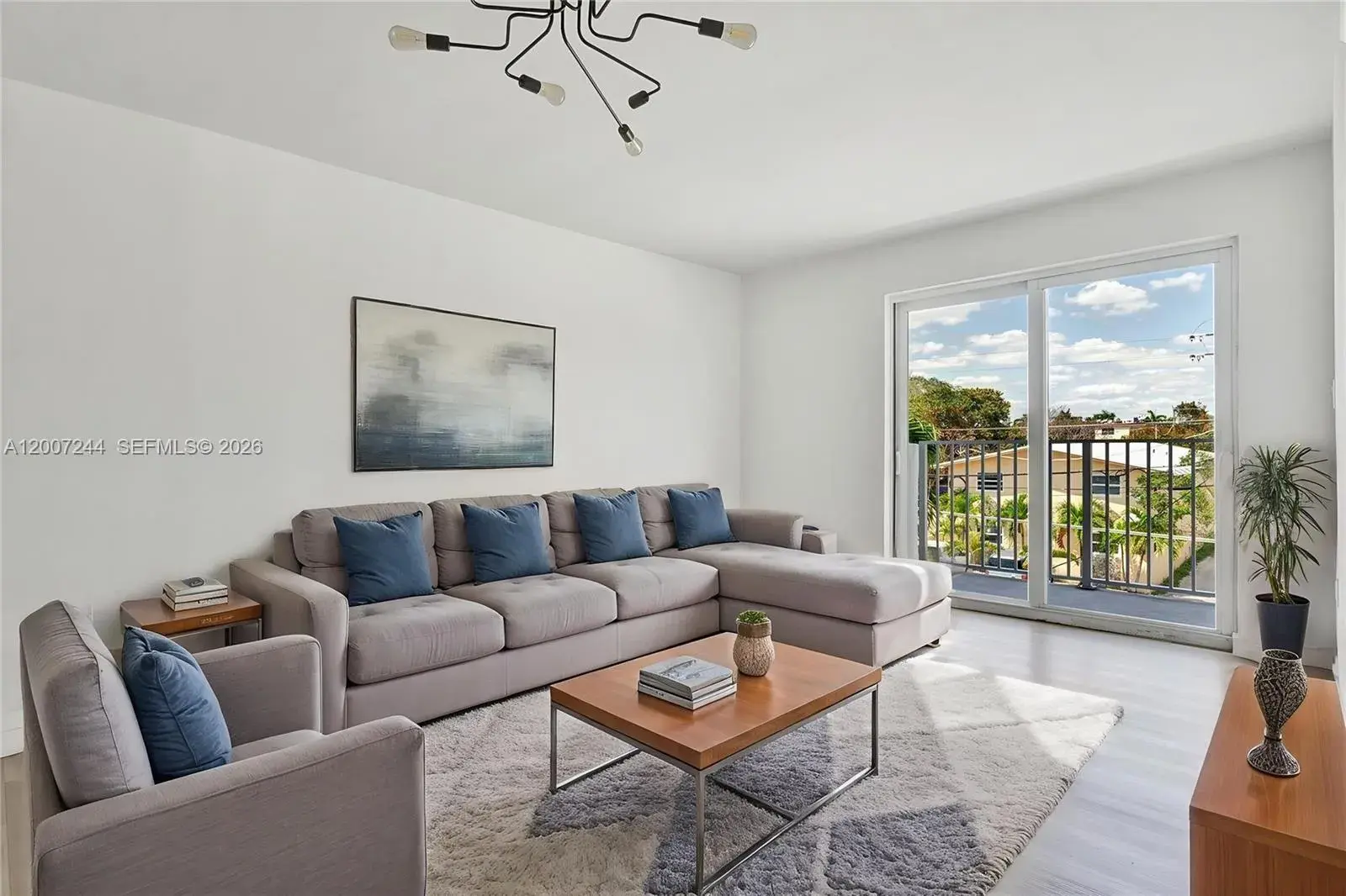 620 SW 10th St # 301, Miami FL 33130