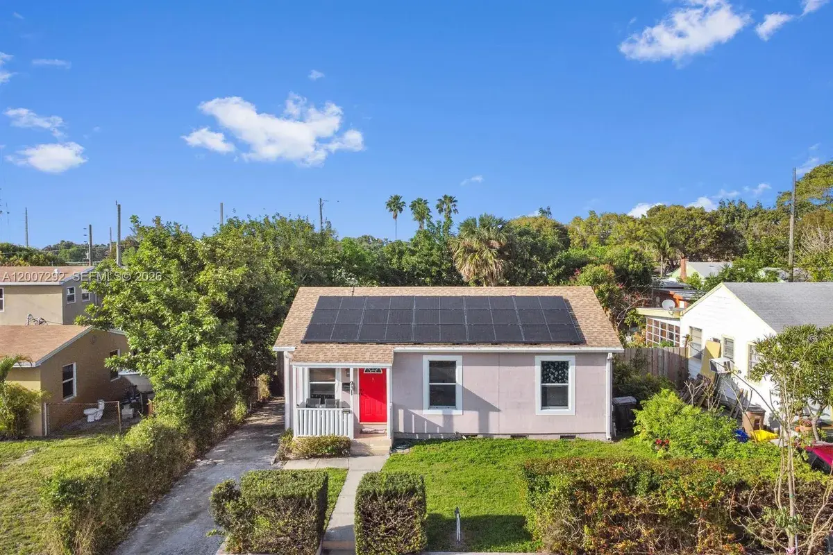 931 35th St, West Palm Beach FL 33407