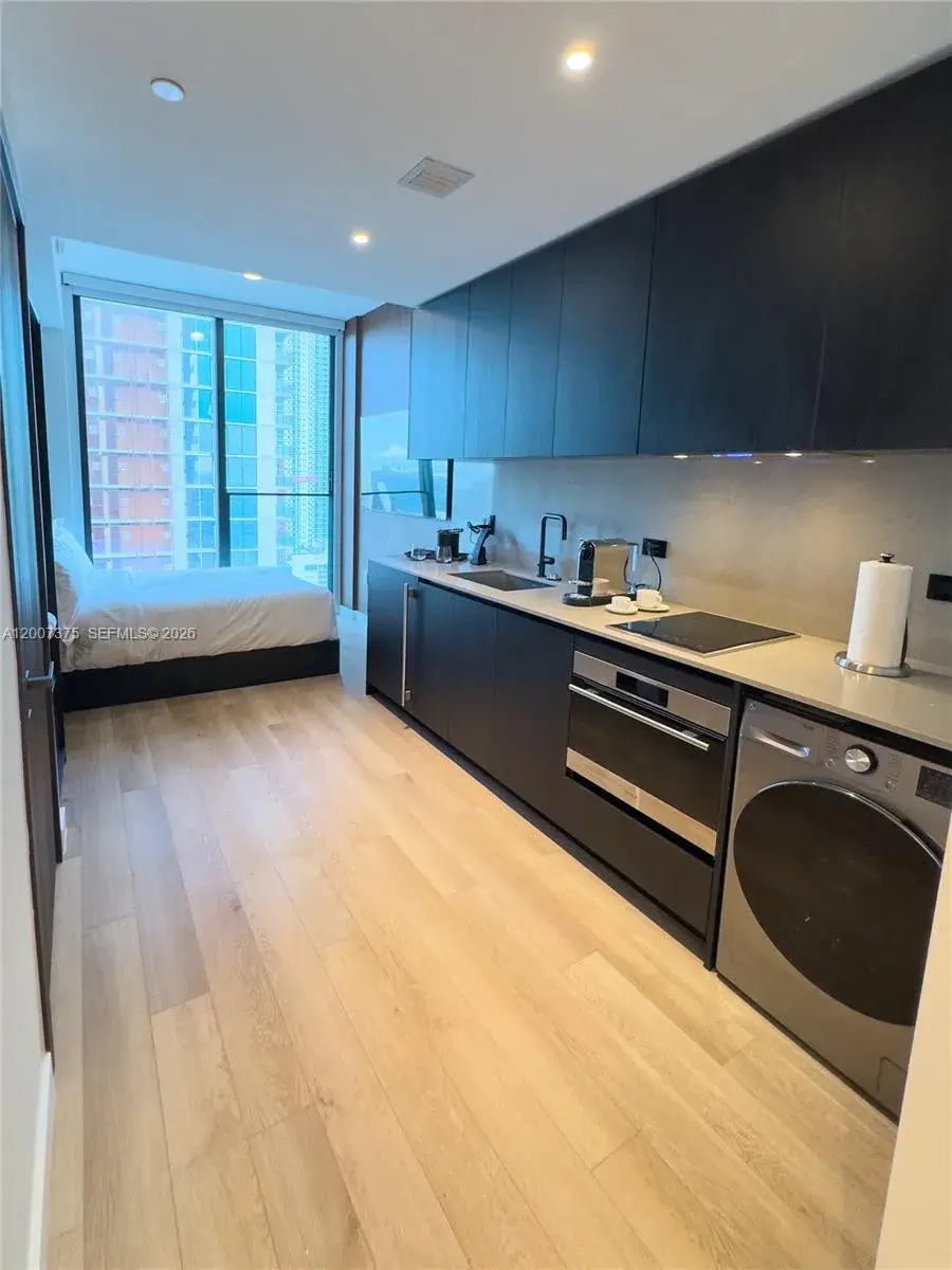 20 NE 11th St # 3006B, Miami FL 33132