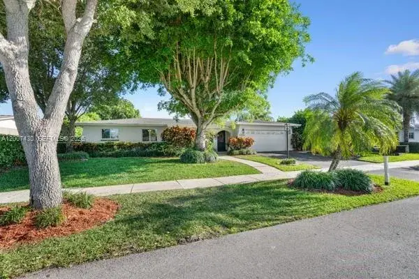 5 bedroom 3 bath Residential for sale at 14544 SW 76th St, Miami FL 33183