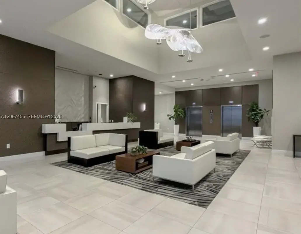7825 NW 107th Ave # 221, Doral FL 33178