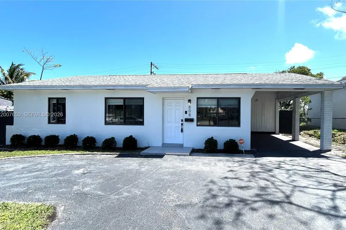 808 45th St, West Palm Beach FL 33407