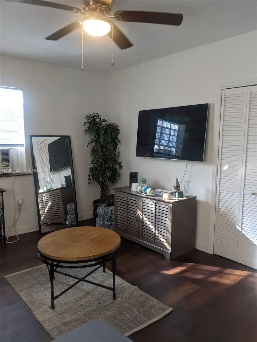 1 bedroom 1 bath Residential Lease for rent at 7741 Hawthorne Ave # 7741, Miami Beach FL 33141