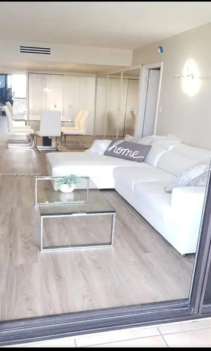2 bedroom 2 bath Residential Lease for rent at 20301 W Country Club Dr # 622, Aventura FL 33180