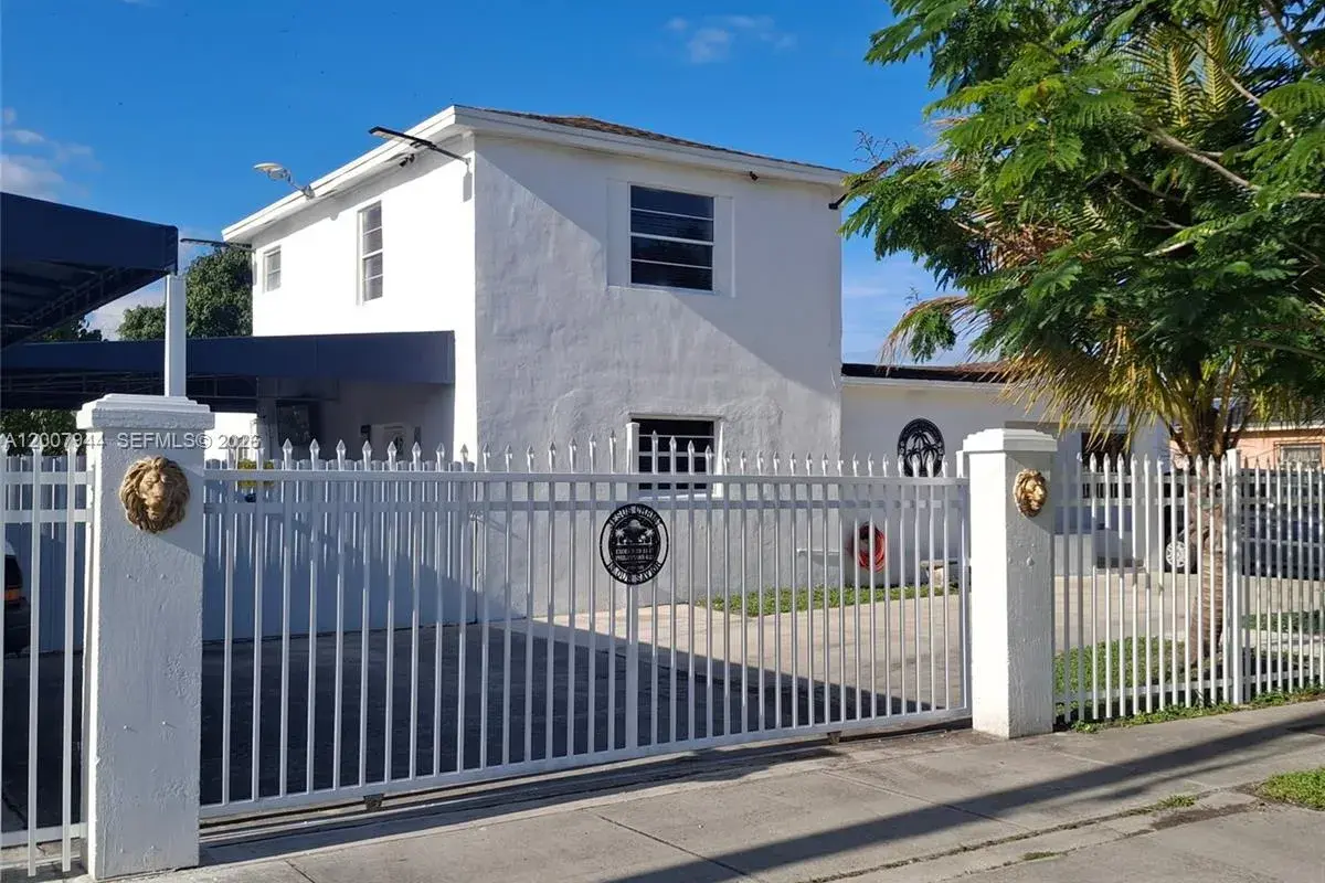 12215 SW 217th St, Miami FL 33170