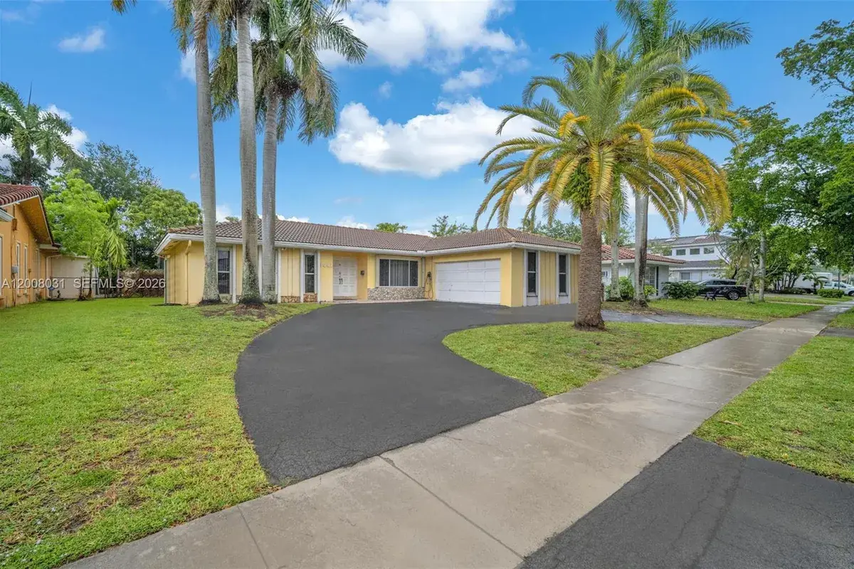 3441 N Hills Dr # 00, Hollywood FL 33021