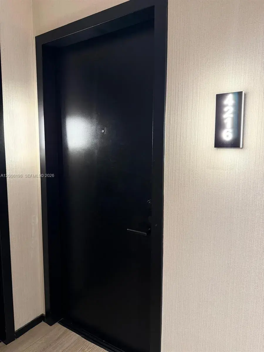 1 bath Residential Lease for rent at 398 NE 5th St # 4216, Miami FL 33132