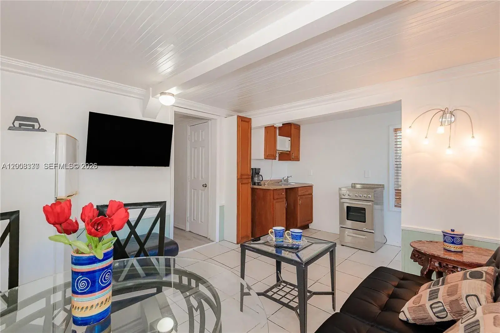 1 bedroom 1 bath Residential Lease for rent at 1611 Fletcher St # 2, Hollywood FL 33020