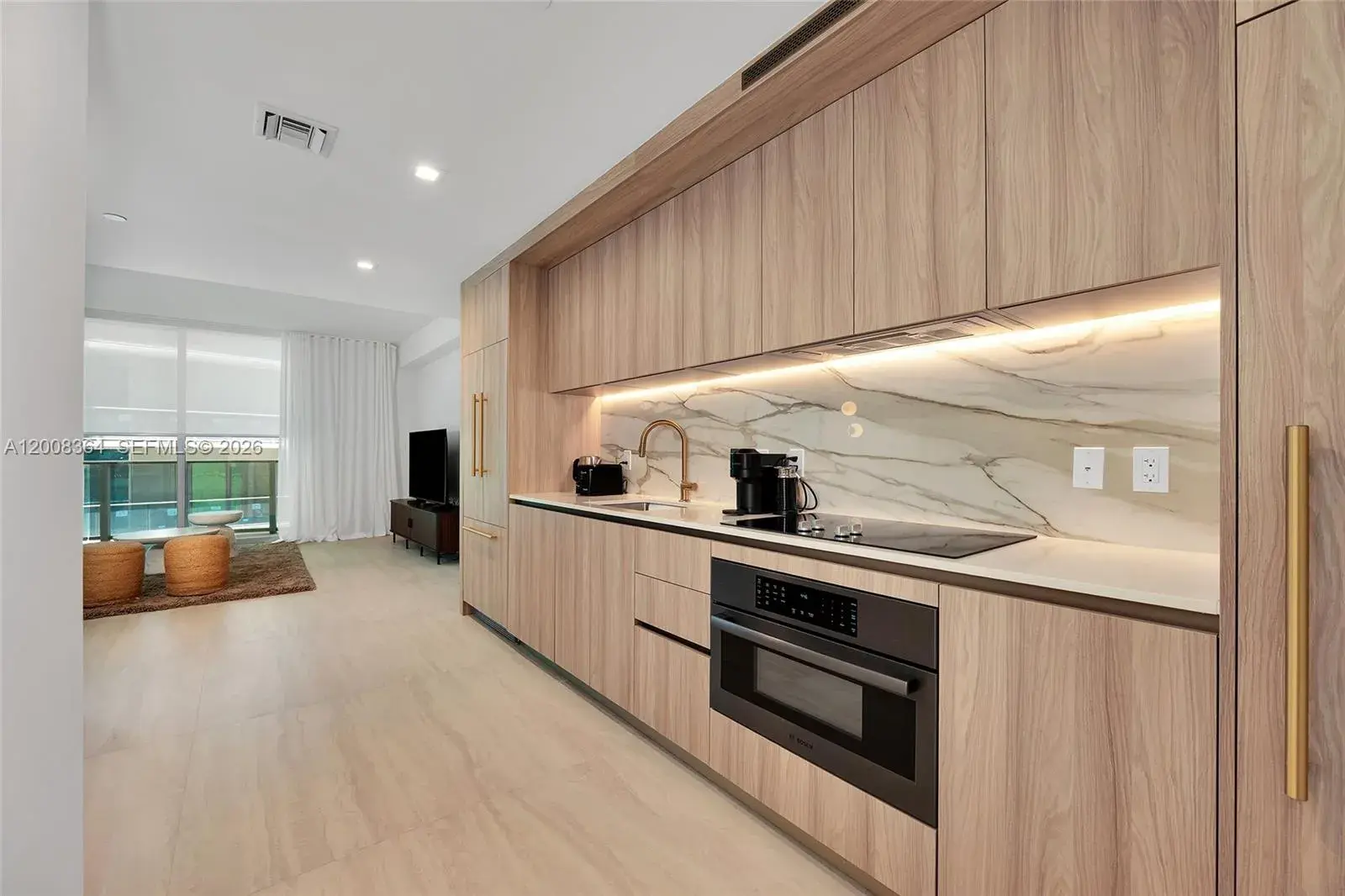 77 SE 5 # 1906, Miami FL 33131-2507