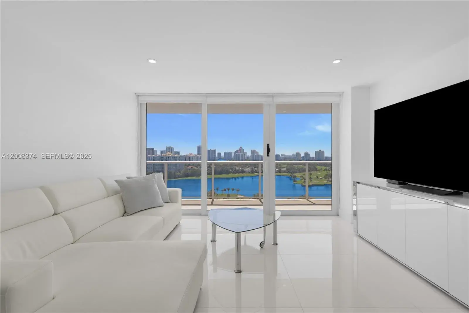 2 bedroom 2 bath Residential for sale at 3701 N Country Club Dr # 1805, Aventura FL 33180