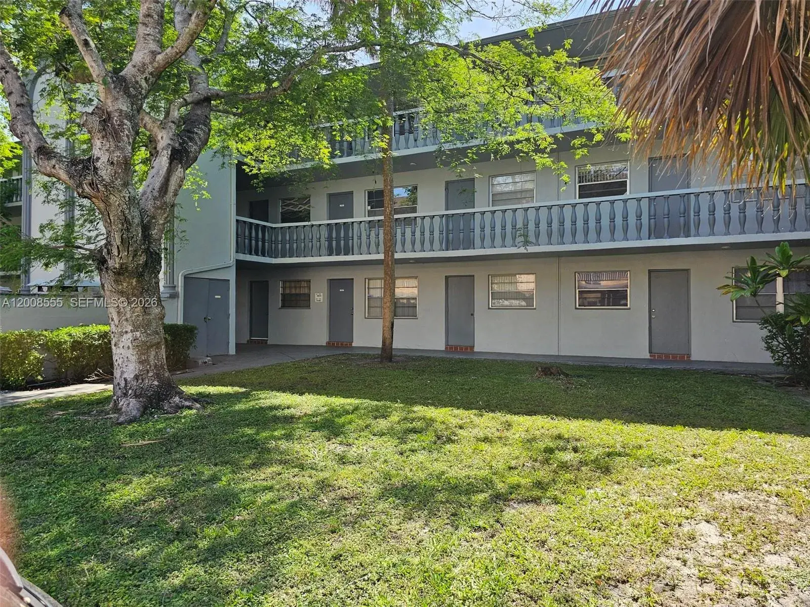 1 bedroom 1 bath Residential Lease for rent at 900 Tallwood Ave # 207, Hollywood FL 33021